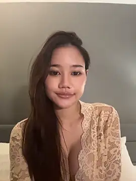 Snapshot of cherrycuteasian chatting on 05-14-26, 10:05 cherrycuteasian online show from 05-14-26, 10:05