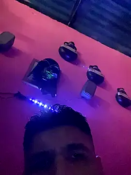 Snapshot of RandalHot chatting on 10-04-25, 01:20 RandalHot online show from 10-04-25, 01:20