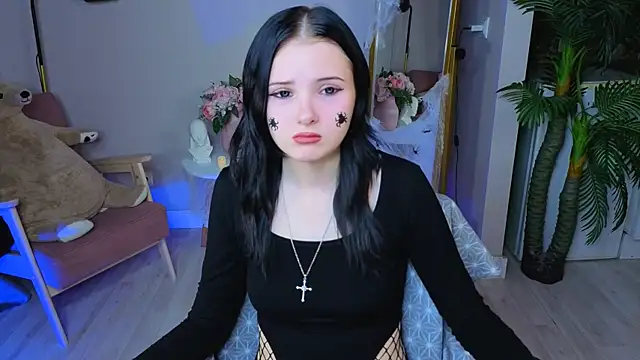 Snapshot of Leila_xxBaby chatting on 10-25-25, 01:18 Leila xxBaby online show from 10-25-25, 01:18