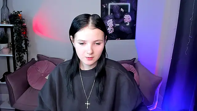 Snapshot of Leila_xxBaby chatting on 11-25-25, 01:44 Leila xxBaby online show from 11-25-25, 01:44