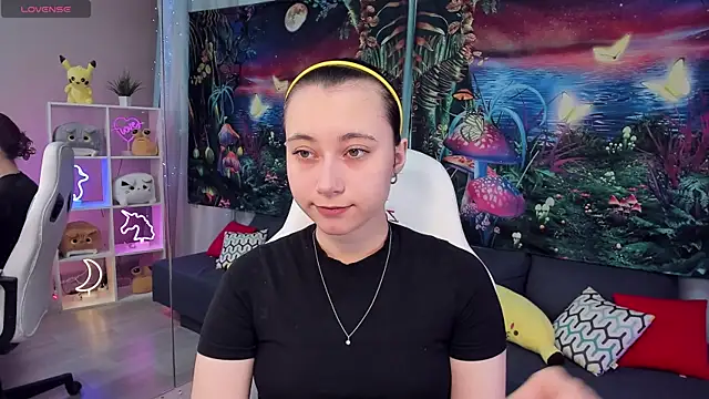 ClaraParks online show from 10-17-25, 05:59