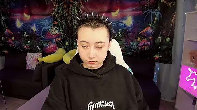 ClaraParks online show from 04-10-26, 07:18