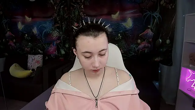 ClaraParks online show from 04-14-26, 07:31