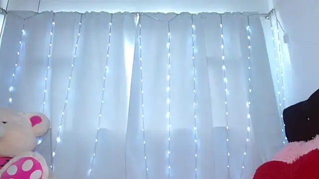 Snapshot of Charlothe_Wright chatting on 03-15-26, 04:24 Charlothe Wright online show from 03-15-26, 04:24