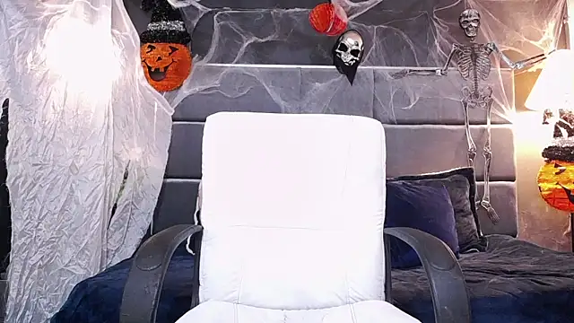 Snapshot of blackbignude chatting on 10-31-25, 01:28 blackbignude online show from 10-31-25, 01:28