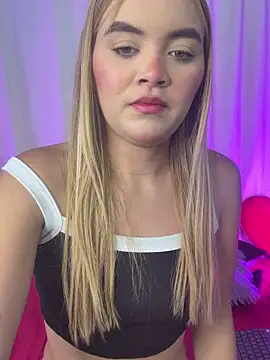 Snapshot of Miaa_rosses3 chatting on 12-16-25, 03:55 Miaa rosses3 online show from 12-16-25, 03:55