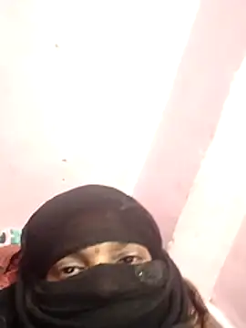 Snapshot of amolicars chatting on 11-11-25, 05:24 amolicars online show from 11-11-25, 05:24