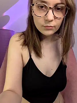 ox Tricia online show from 12-22-25, 02:03