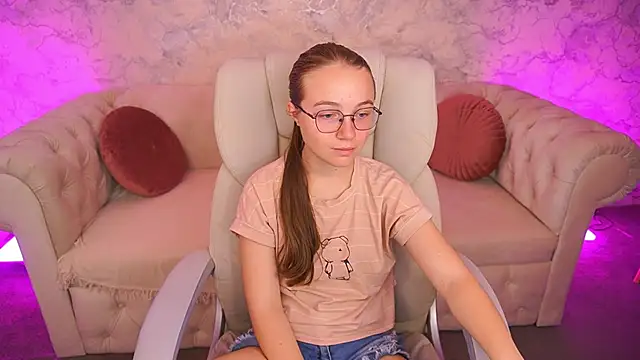 ArrinaWairr online show from 09-24-25, 07:12