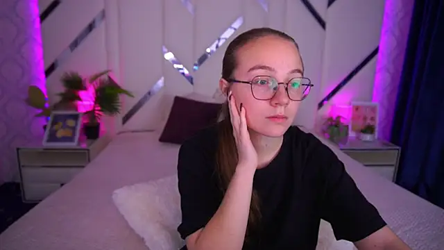 ArrinaWairr online show from 10-16-25, 07:20