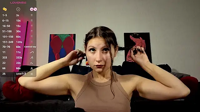 TrixiBell online show from 09-17-25, 04:14