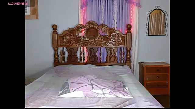 Rebecadiaz13 online show from 01-08-26, 11:12