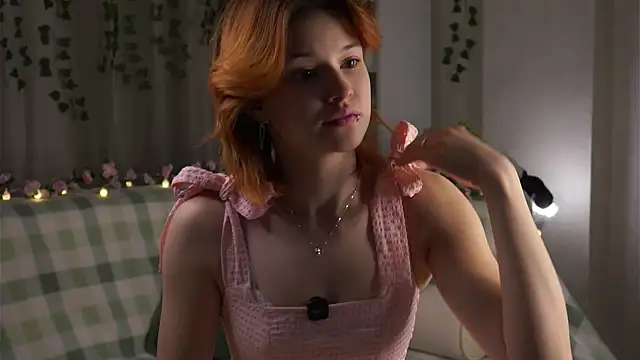 Snapshot of BlytheBenny chatting on 11-09-25, 12:20 BlytheBenny online show from 11-09-25, 12:20