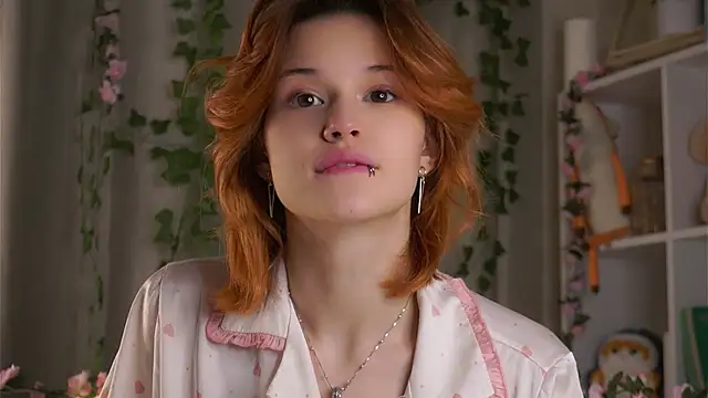 Snapshot of BlytheBenny chatting on 11-11-25, 12:32 BlytheBenny online show from 11-11-25, 12:32