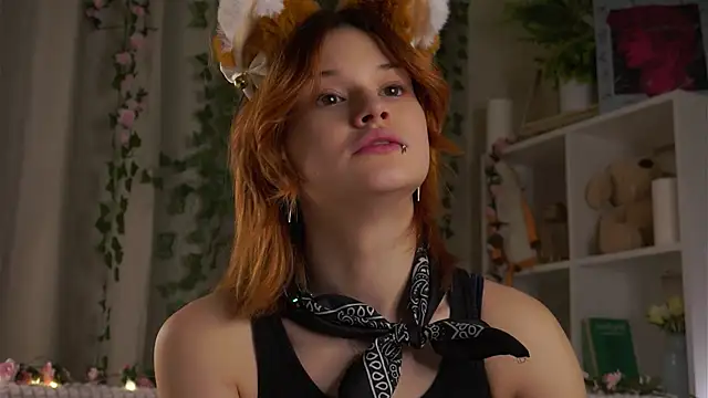 Snapshot of BlytheBenny chatting on 11-15-25, 01:25 BlytheBenny online show from 11-15-25, 01:25