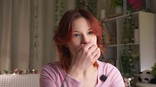 Snapshot of BlytheBenny chatting on 11-28-25, 12:02 BlytheBenny online show from 11-28-25, 12:02