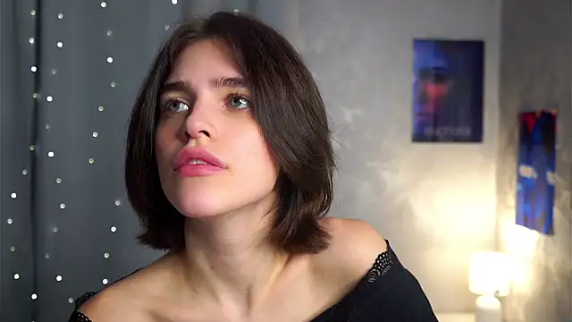 Snapshot of EleneButton chatting on 02-07-26, 01:09 EleneButton online show from 02-07-26, 01:09