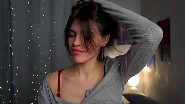 Snapshot of EleneButton chatting on 02-14-26, 01:02 EleneButton online show from 02-14-26, 01:02