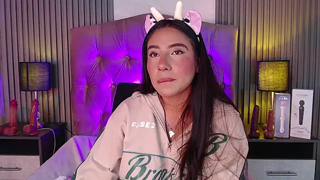 Snapshot of Bonnali_lune chatting on 10-21-25, 10:32 Bonnali lune online show from 10-21-25, 10:32