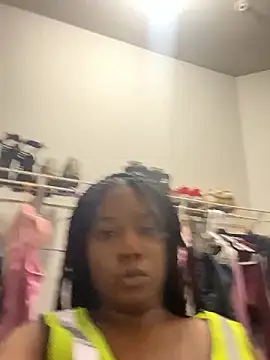 Snapshot of MsSuperWettt chatting on 09-25-25, 09:13 MsSuperWettt online show from 09-25-25, 09:13