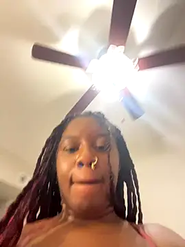 Snapshot of MsSuperWettt chatting on 09-28-25, 05:57 MsSuperWettt online show from 09-28-25, 05:57