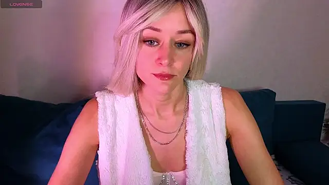 Snapshot of thief_of_hearts chatting on 09-21-25, 02:02 thief of hearts online show from 09-21-25, 02:02