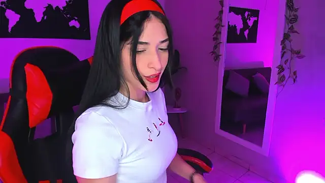 ZoeValencia1 online show from 02-03-26, 12:10