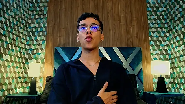 Snapshot of Aiden_Royce chatting on 09-20-25, 03:40 Aiden Royce online show from 09-20-25, 03:40