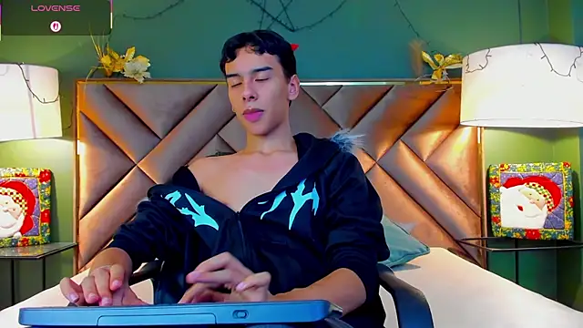 Aiden Royce online show from 12-18-25, 10:16