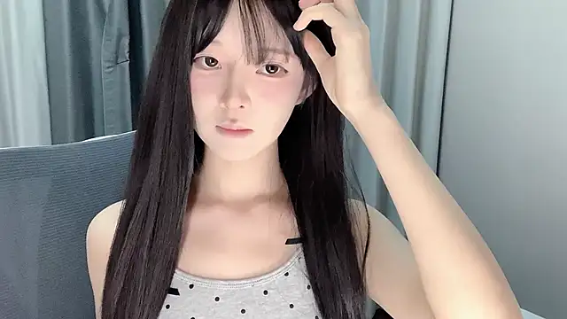 Snapshot of EnEn_xiaobao chatting on 11-15-25, 03:52 EnEn xiaobao online show from 11-15-25, 03:52