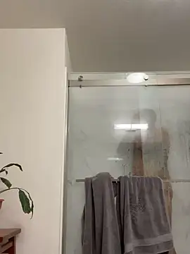 Snapshot of pnwzo chatting on 10-19-25, 10:32 pnwzo online show from 10-19-25, 10:32