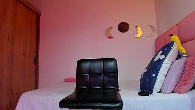 Snapshot of battistaturner chatting on 09-19-25, 05:46 battistaturner online show from 09-19-25, 05:46