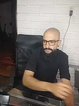 Snapshot of FranccoJ chatting on 07-31-26, 12:43 FranccoJ online show from 07-31-26, 12:43