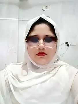 Snapshot of Nusrat-N chatting on 06-06-26, 10:53 Nusrat-N online show from 06-06-26, 10:53