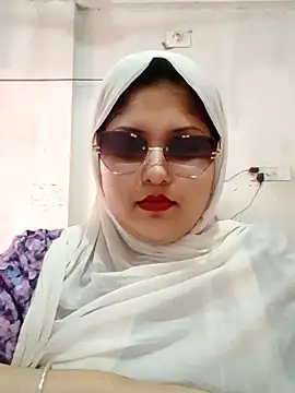 Snapshot of Nusrat-N chatting on 06-07-26, 06:50 Nusrat-N online show from 06-07-26, 06:50