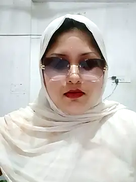 Snapshot of Nusrat-N chatting on 06-14-26, 02:24 Nusrat-N online show from 06-14-26, 02:24
