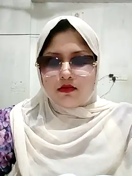 Snapshot of Nusrat-N chatting on 06-15-26, 12:51 Nusrat-N online show from 06-15-26, 12:51