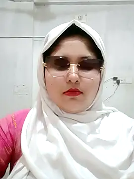 Snapshot of Nusrat-N chatting on 06-23-26, 10:13 Nusrat-N online show from 06-23-26, 10:13
