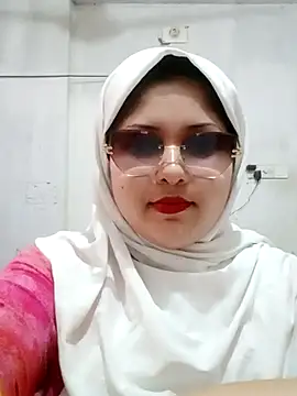 Snapshot of Nusrat-N chatting on 06-24-26, 02:54 Nusrat-N online show from 06-24-26, 02:54