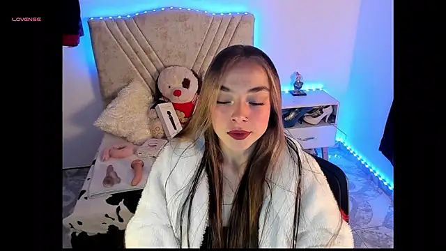 Mia Victoria22 online show from 04-15-26, 02:07