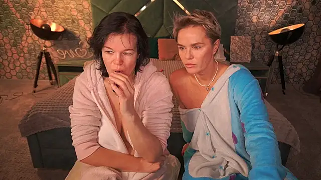 PleasureWeCouple online show from 11-18-25, 06:51