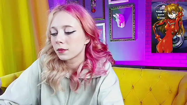 Snapshot of SakuraBliss chatting on 10-13-25, 05:02 SakuraBliss online show from 10-13-25, 05:02