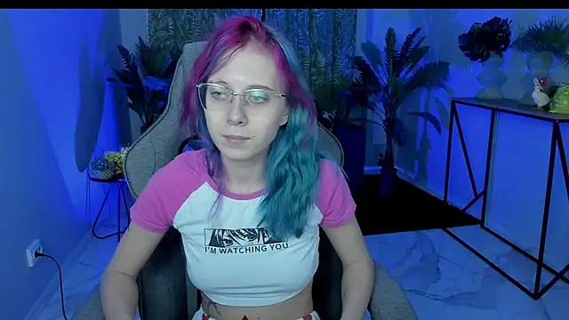 Snapshot of SakuraBliss chatting on 11-11-25, 05:02 SakuraBliss online show from 11-11-25, 05:02