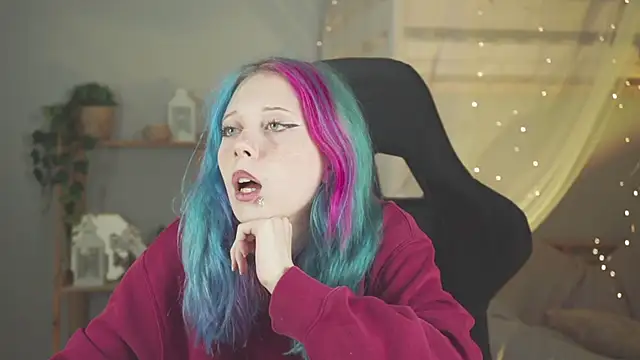 Snapshot of SakuraBliss chatting on 11-25-25, 07:58 SakuraBliss online show from 11-25-25, 07:58