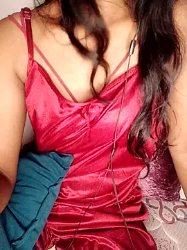 Snapshot of trending_tamizhachii chatting on 10-08-25, 06:16 trending tamizhachii online show from 10-08-25, 06:16