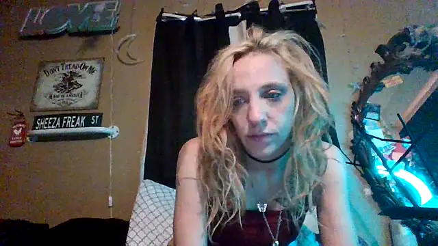 Snapshot of flavi1996 chatting on 10-06-25, 05:43 flavi1996 online show from 10-06-25, 05:43