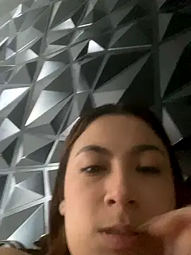 MacarenaRosse online show from 10-21-25, 07:36