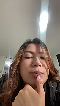 MacarenaRosse online show from 12-16-25, 08:25