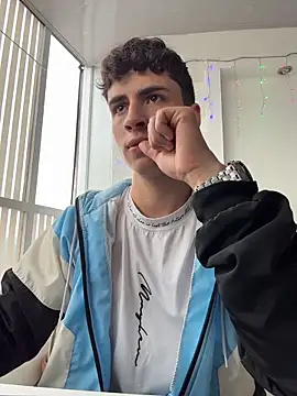 AdrianRinaldi online show from 12-19-25, 08:38