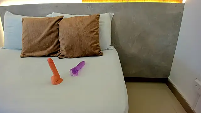 samantha 17  online show from 09-27-25, 02:05